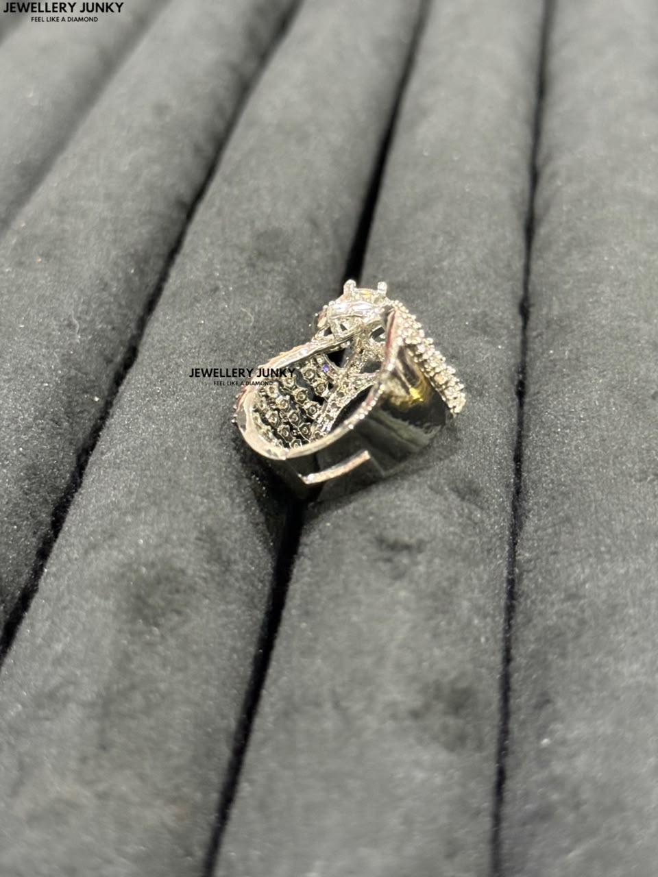 CHAITALI DIAMOND RING