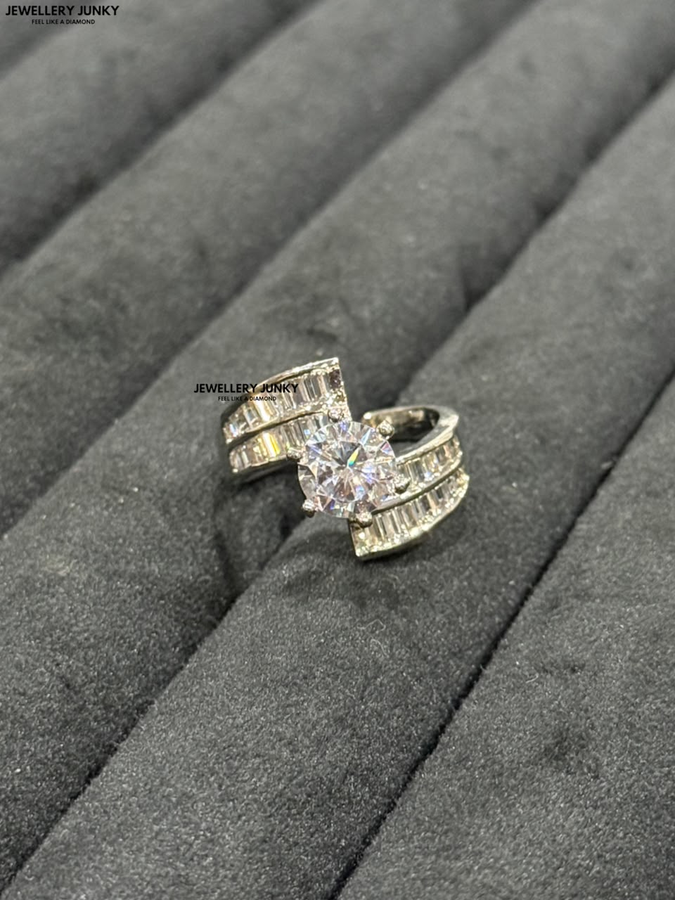 OJASVI DIAMOND RING