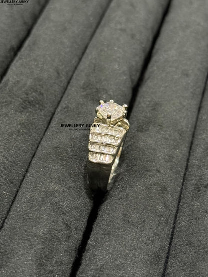 TANNI DIAMOND RING