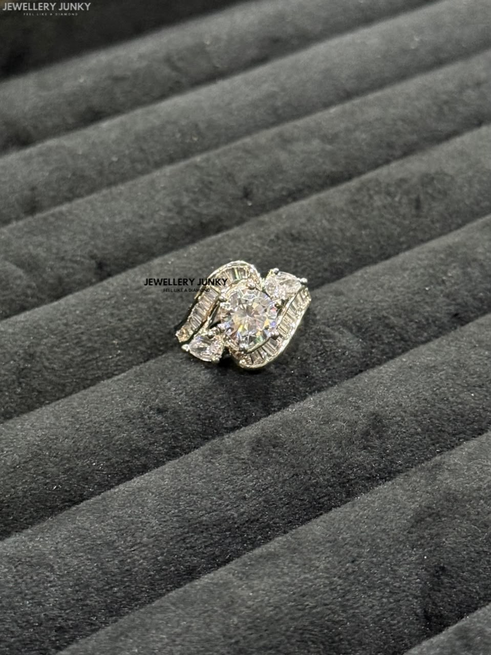 ORLA DIAMOND RING