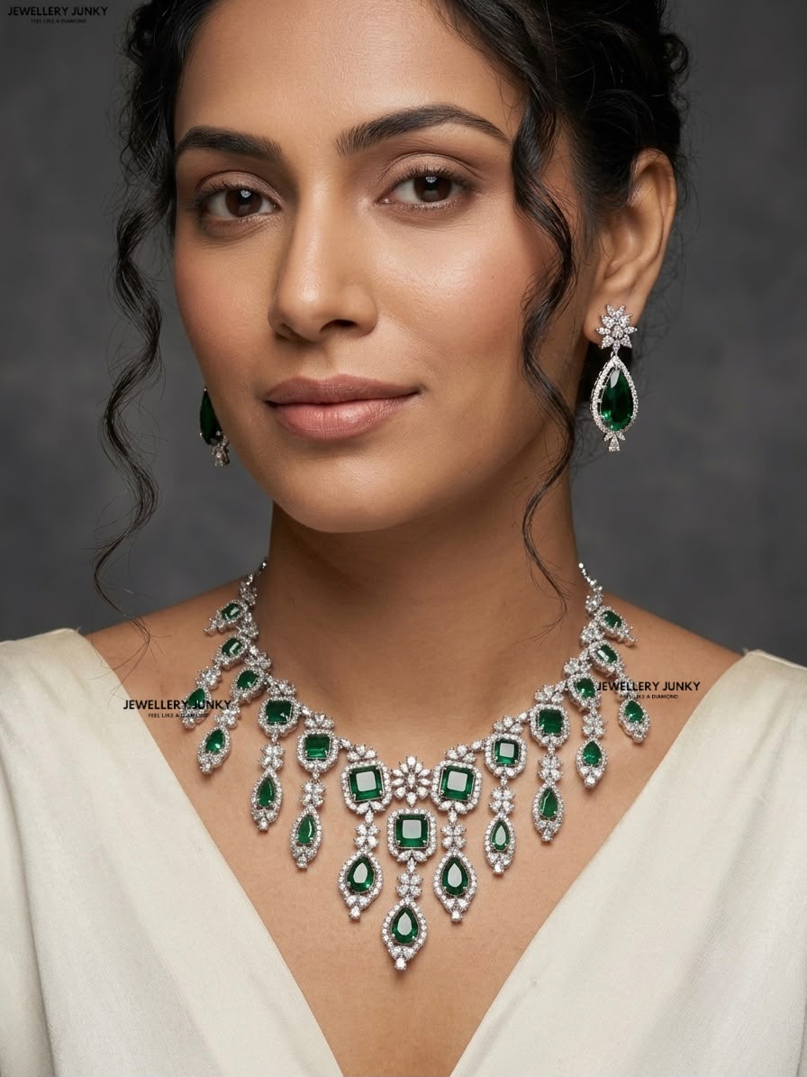 ALEAH DIAMOND NECKLACE