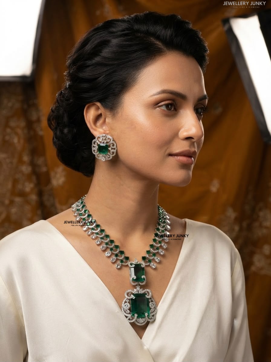 NEETA EMERALD DIAMOND NECKLACE