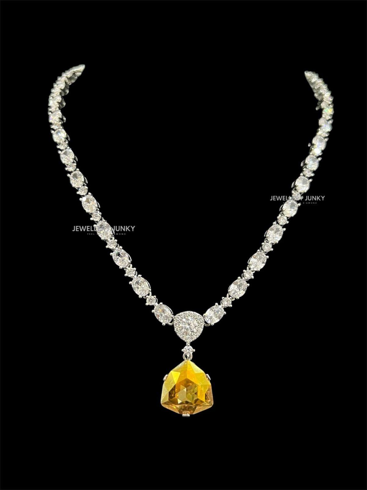 INTISAR DIAMOND NECKLACE N-1540