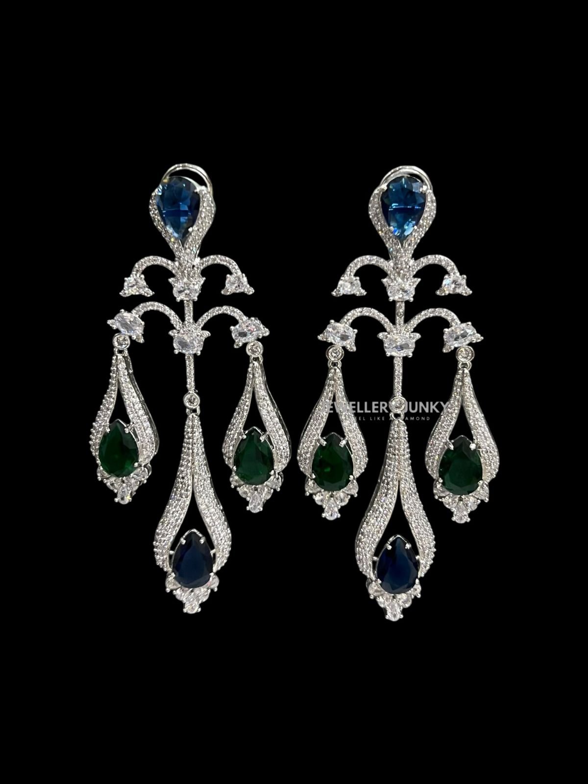 AURELIA DIAMOND EARRINGS