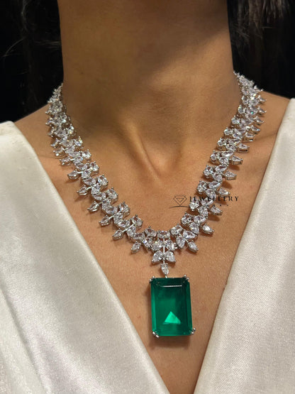 ZORA EMERALD DIAMOND NECKLACE